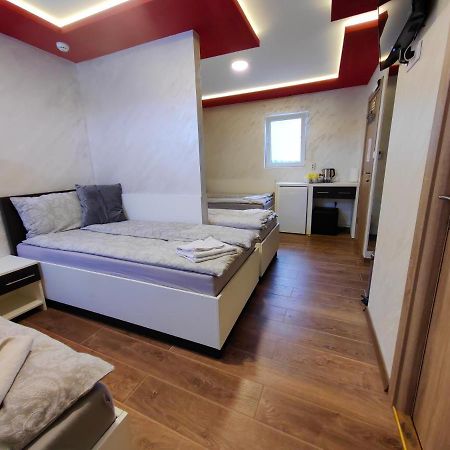 Oldbrick Pub Otel Sombor Dış mekan fotoğraf