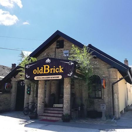 Oldbrick Pub Otel Sombor Dış mekan fotoğraf