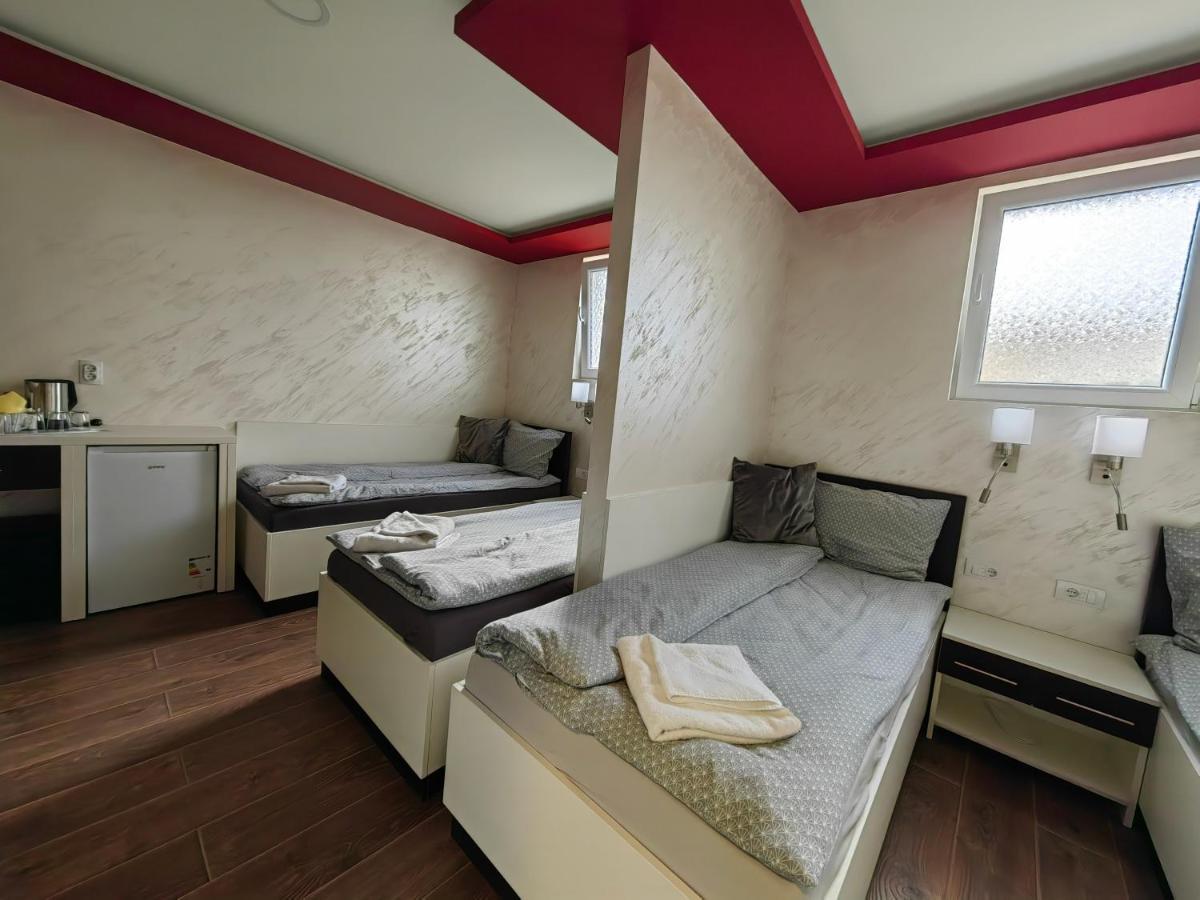 Oldbrick Pub Otel Sombor Dış mekan fotoğraf