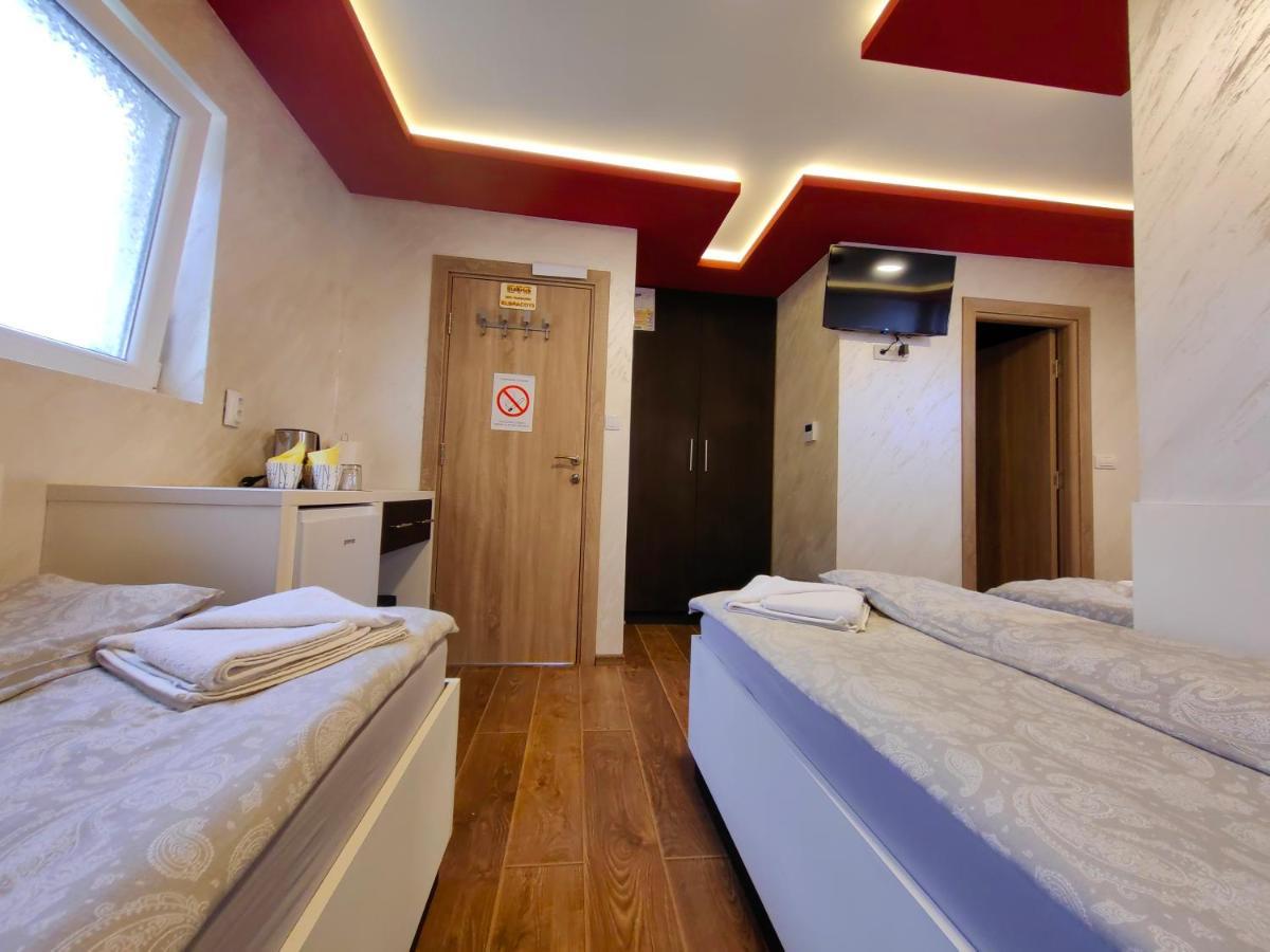 Oldbrick Pub Otel Sombor Dış mekan fotoğraf