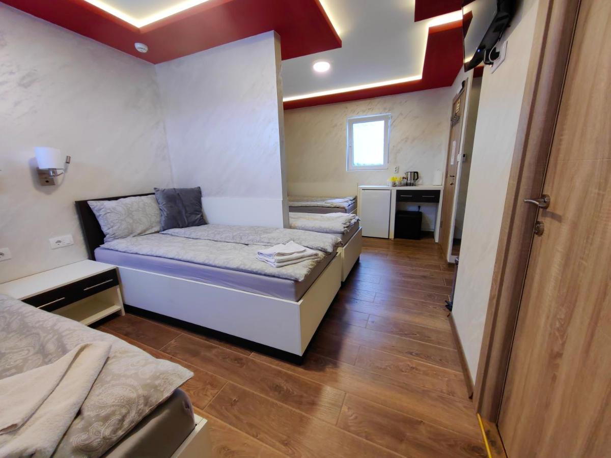Oldbrick Pub Otel Sombor Dış mekan fotoğraf