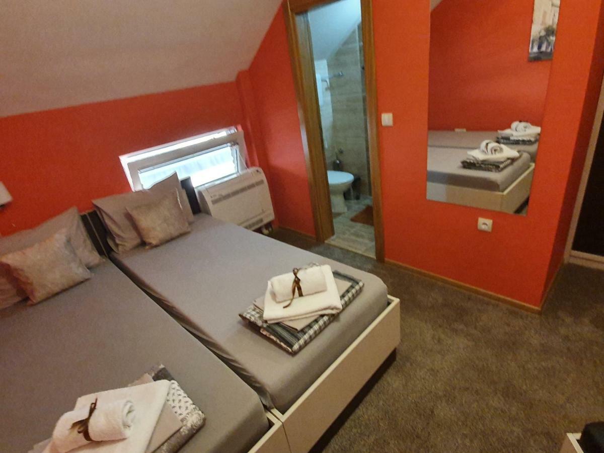 Oldbrick Pub Otel Sombor Dış mekan fotoğraf