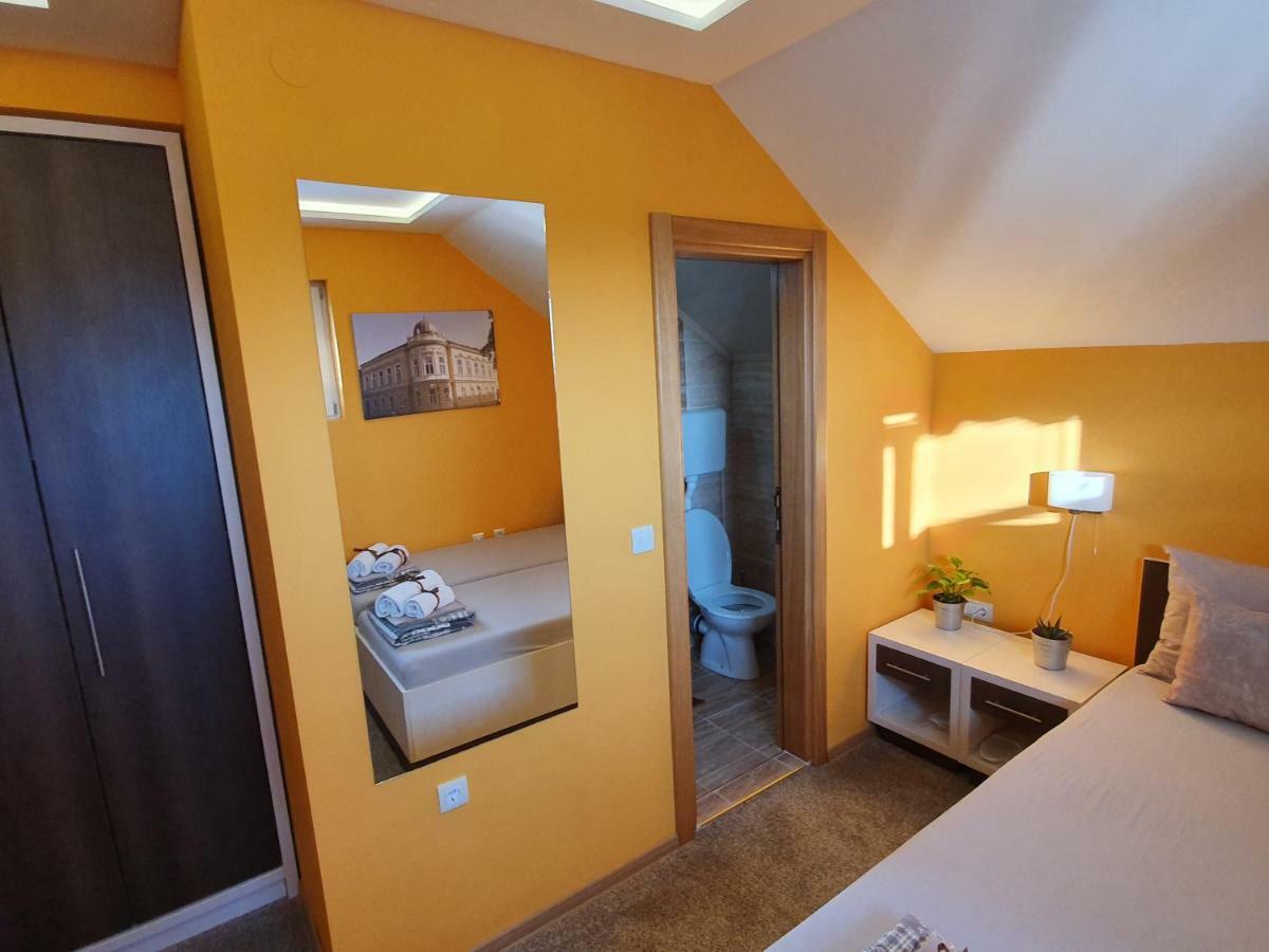 Oldbrick Pub Otel Sombor Dış mekan fotoğraf