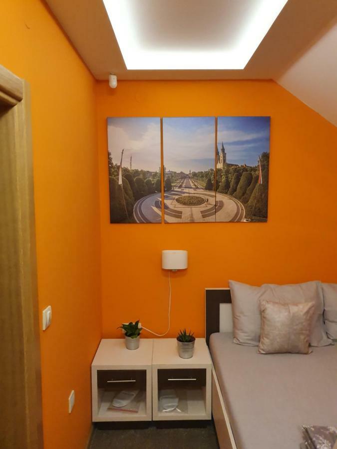 Oldbrick Pub Otel Sombor Dış mekan fotoğraf
