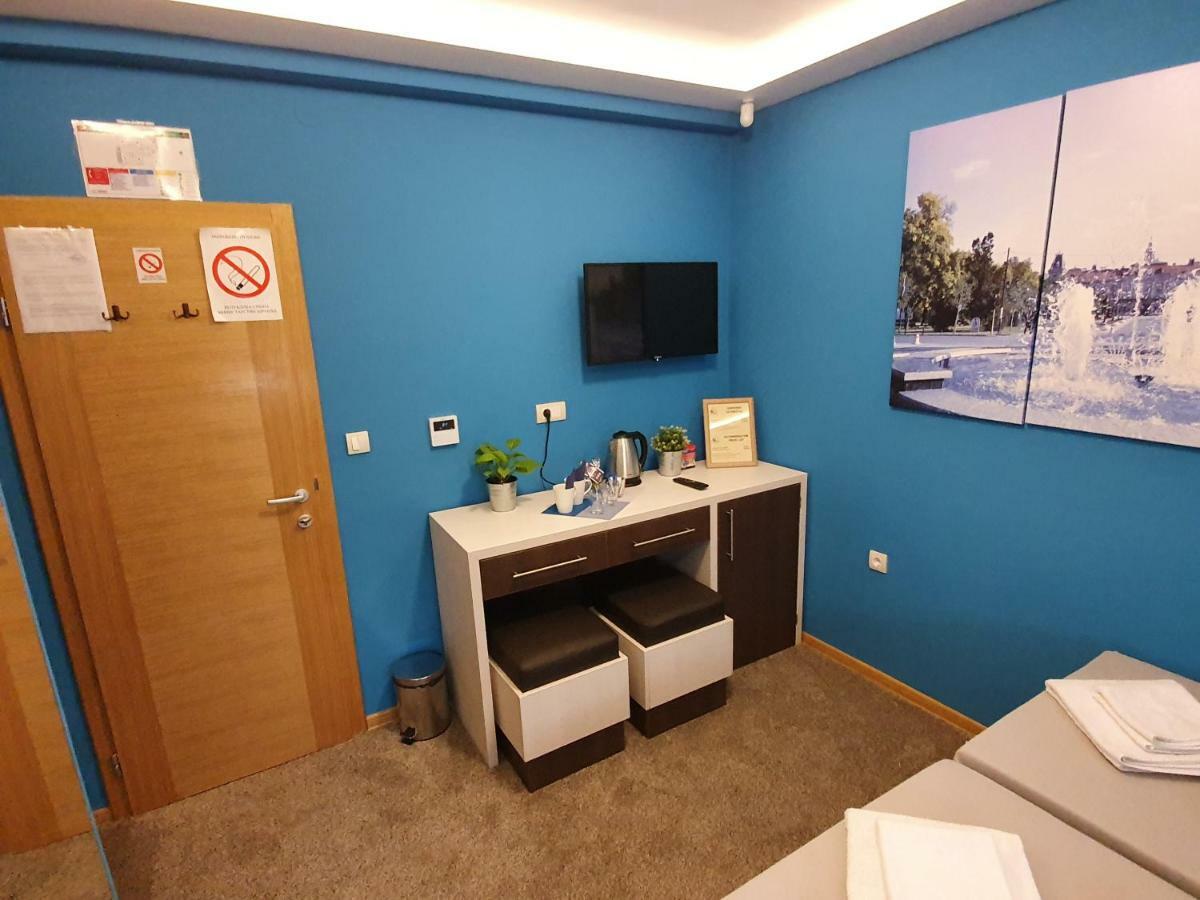 Oldbrick Pub Otel Sombor Dış mekan fotoğraf