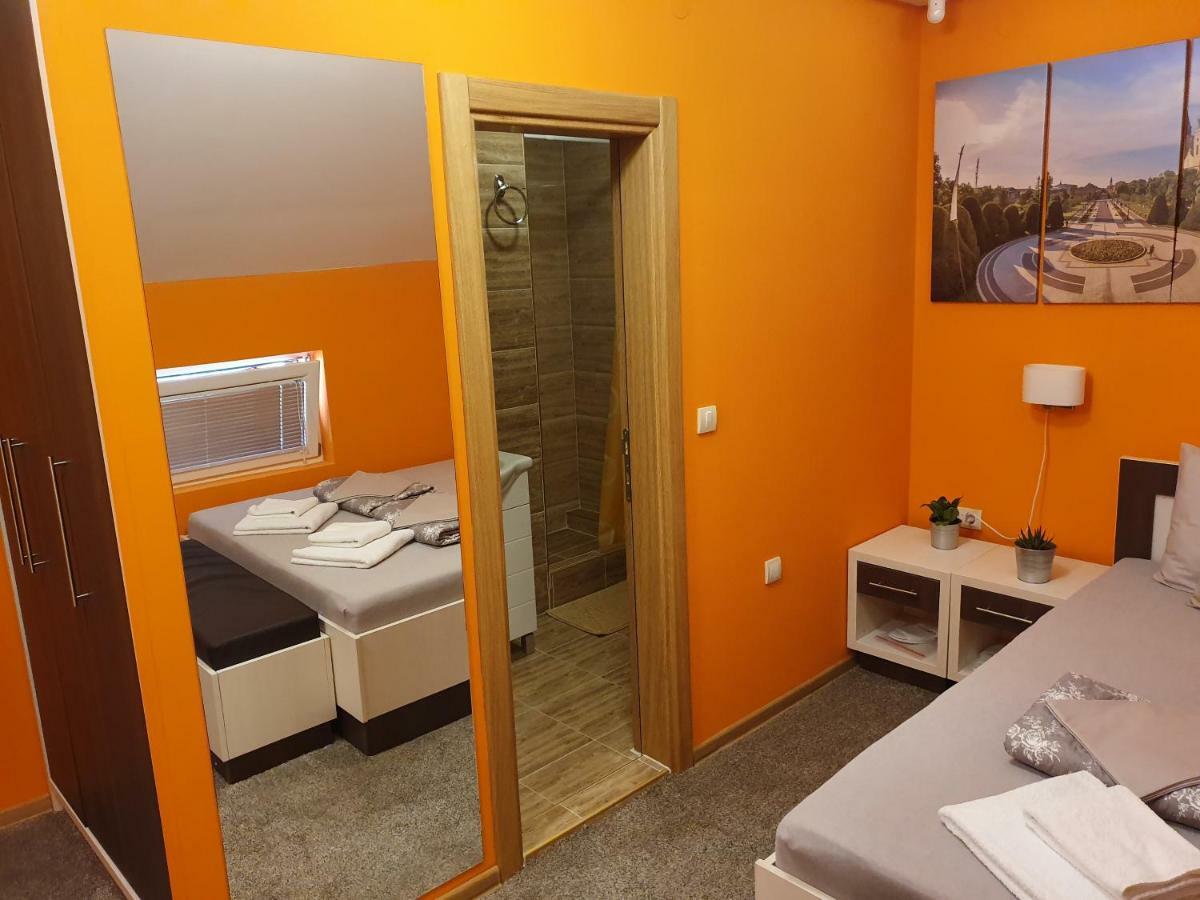 Oldbrick Pub Otel Sombor Dış mekan fotoğraf