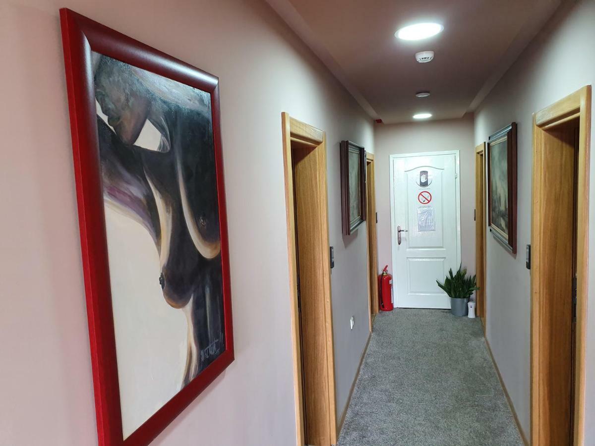 Oldbrick Pub Otel Sombor Dış mekan fotoğraf