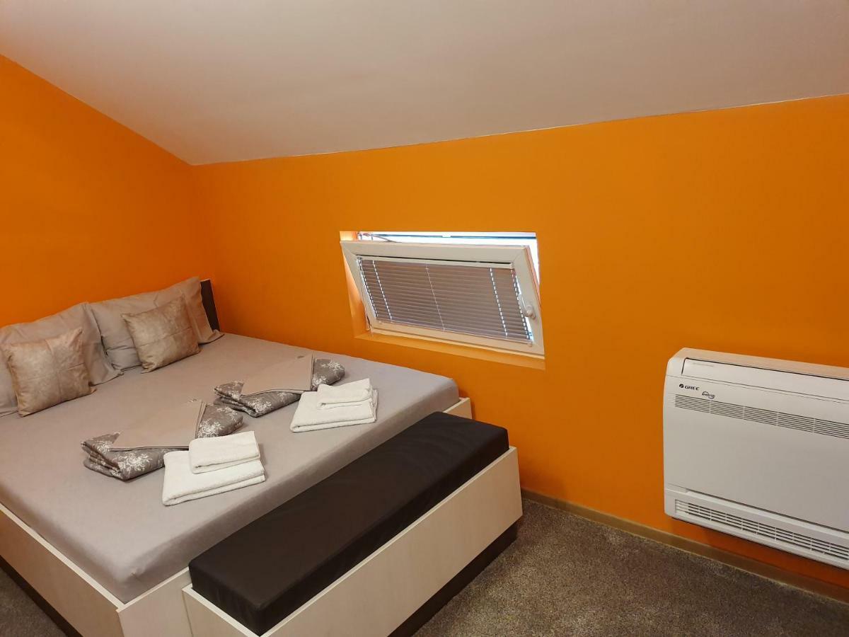 Oldbrick Pub Otel Sombor Dış mekan fotoğraf