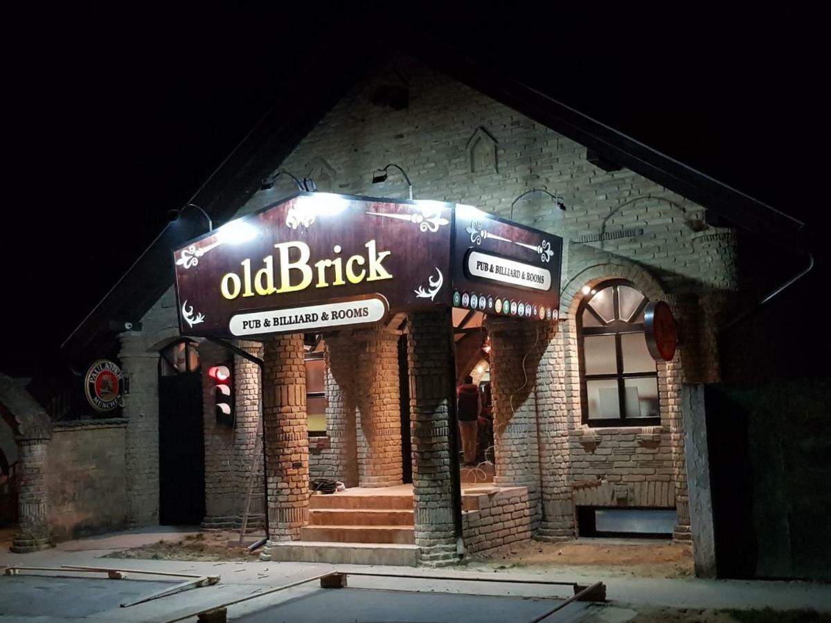 Oldbrick Pub Otel Sombor Dış mekan fotoğraf