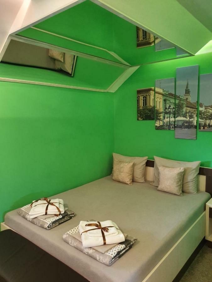 Oldbrick Pub Otel Sombor Dış mekan fotoğraf