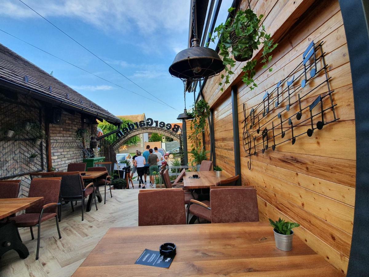 Oldbrick Pub Otel Sombor Dış mekan fotoğraf